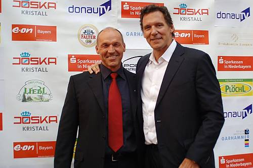 Hollywood-Schauspieler und Muskelpaket Ralf Möller zu Besuch beim JOSKA Galaabend... ganz schön groß der Herr Möller