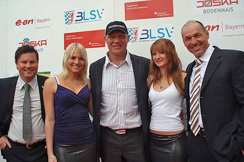 Boxlegende Axel Schulz bei JOSKA.